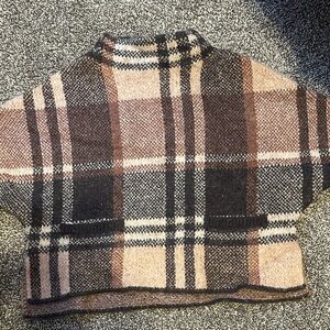 Zara girls poncho with sleeves and pockets. Size 2-3years